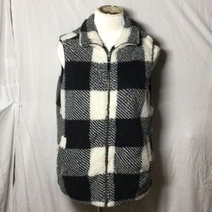 Thread+Supply soft and ferry plaid zip up winter fluffy women’s vest 🪡